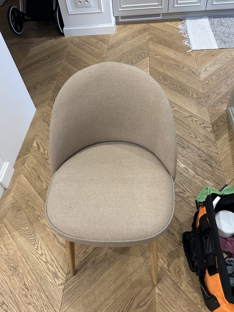 Pranie krzeseł i foteli Warszawa Przed i Po